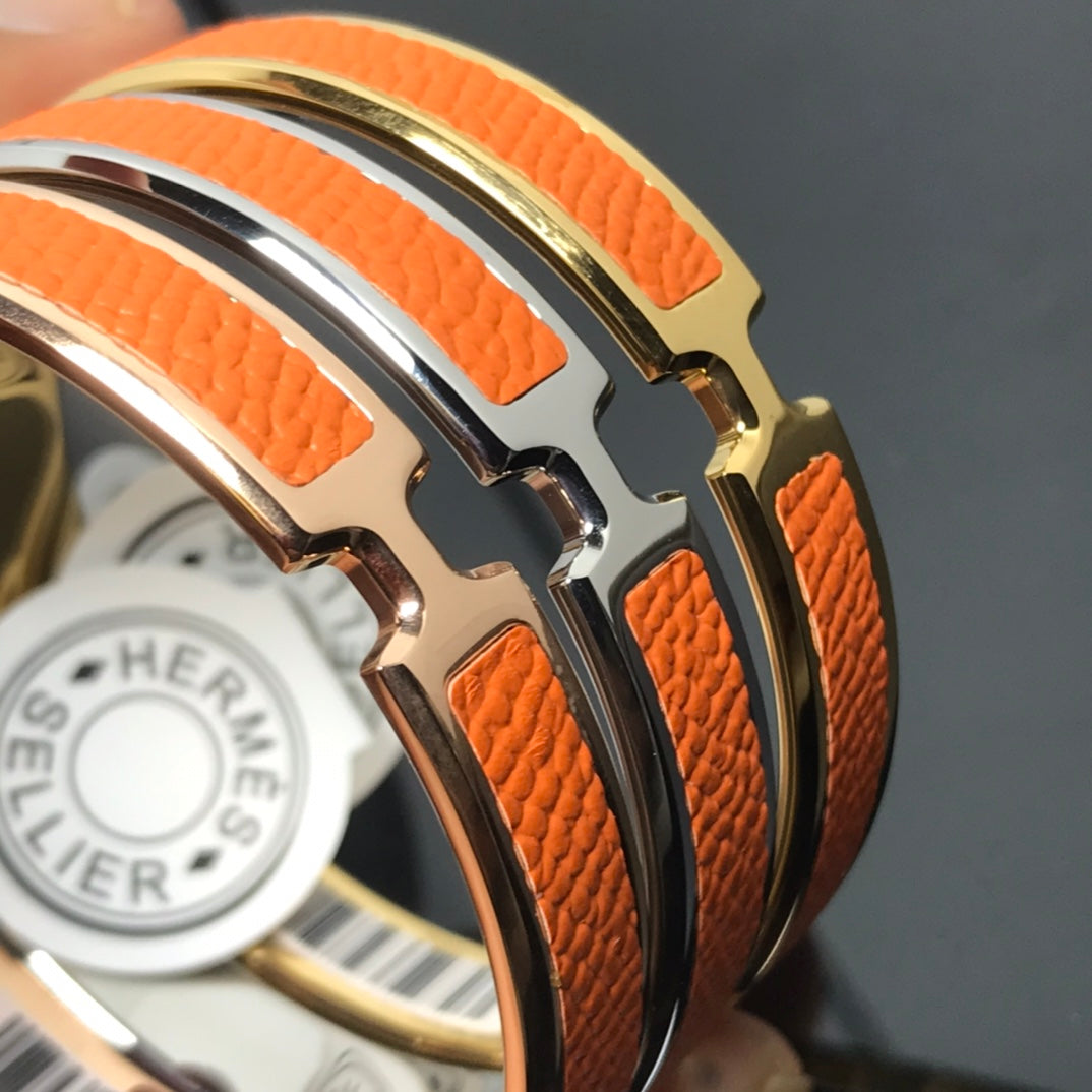 HERMES H Pig Nose Orange Bracelet