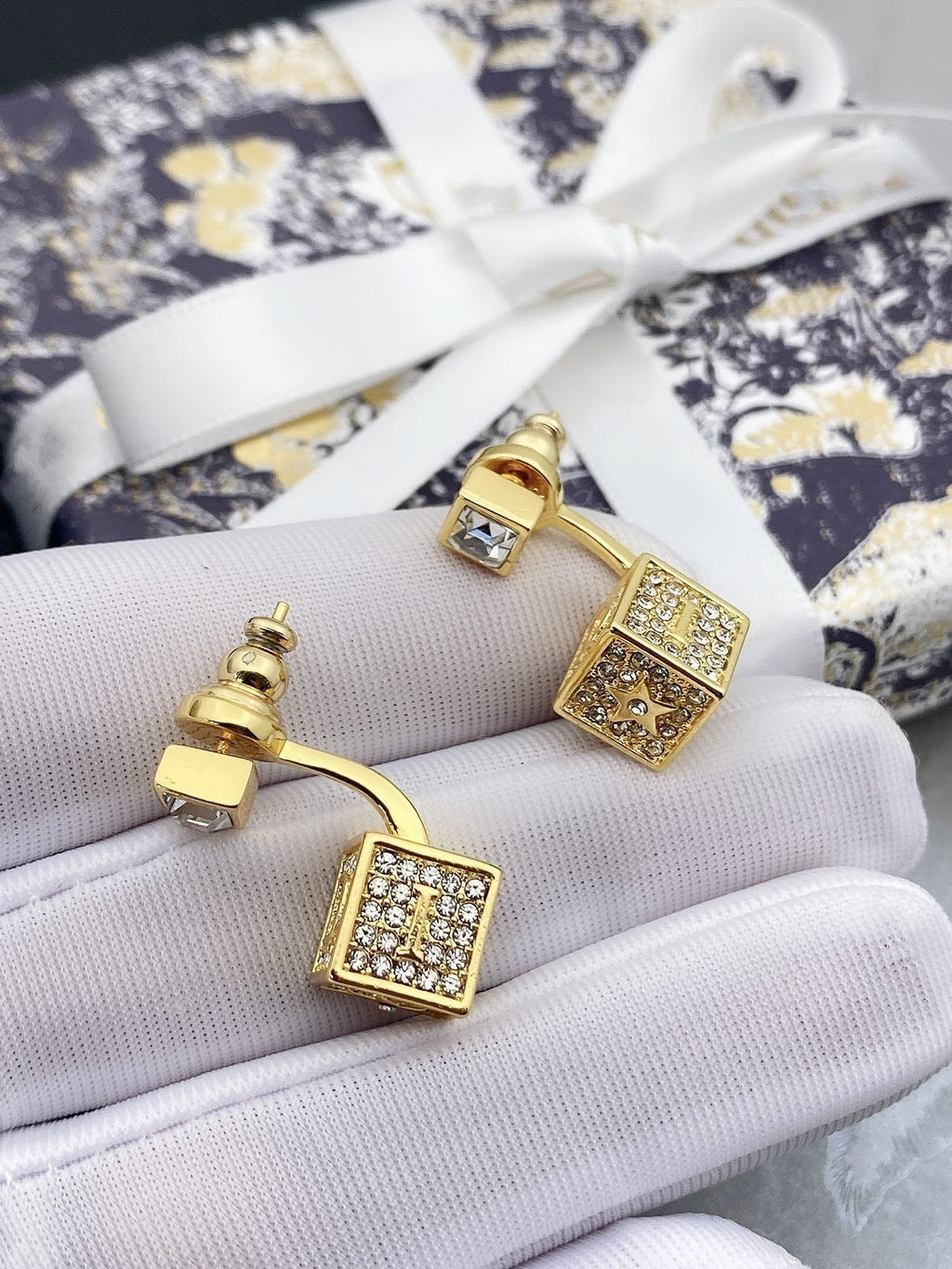 DIOR D-STAR GOLD DIAMOND EARRINGS