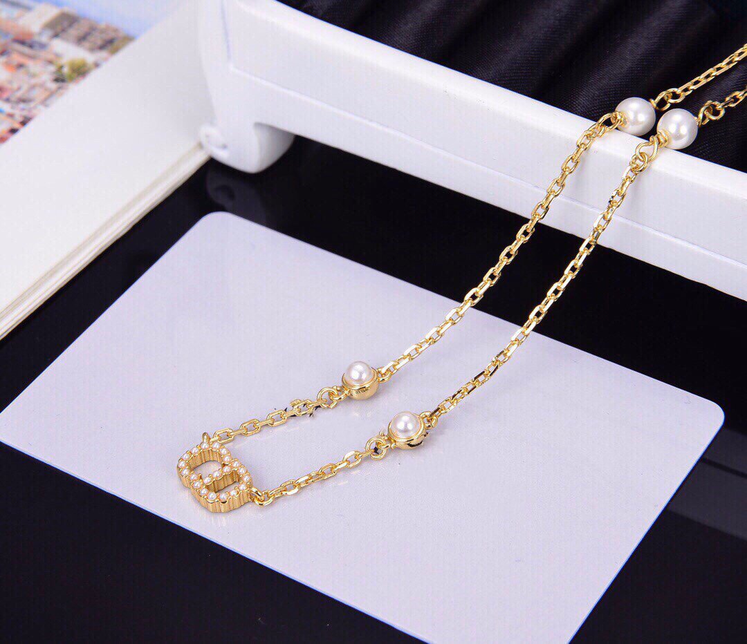 DIOR CD NECKLACE PEDANT GOLD DIAMOND 4 PEARL
