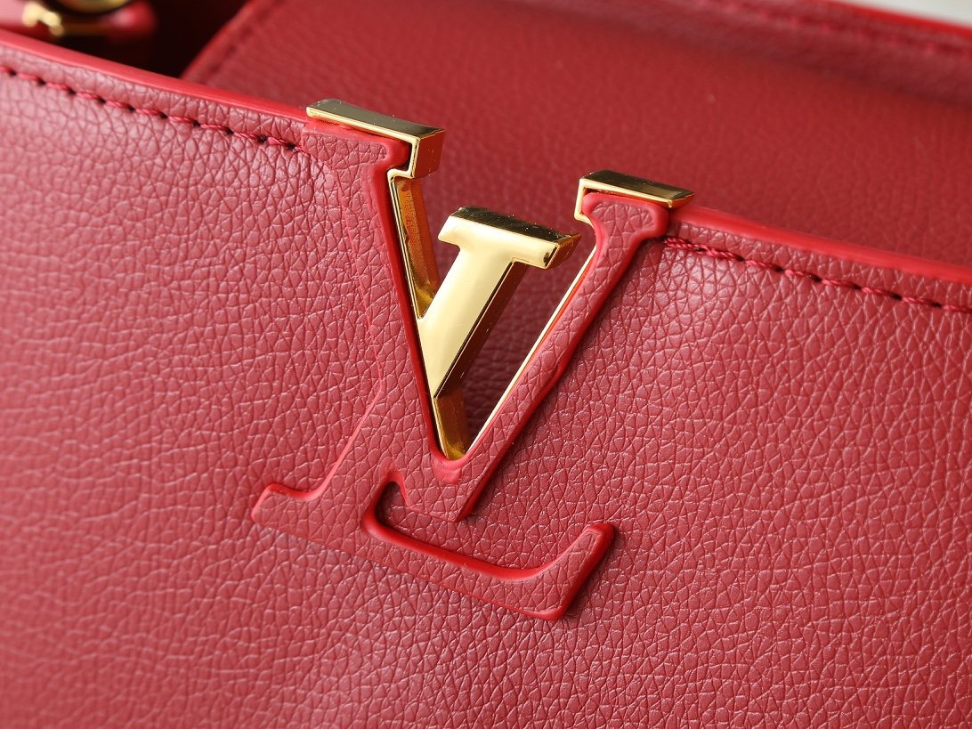 Louis Vuitton Capucines Souple Red Top-Handle Bag — detail