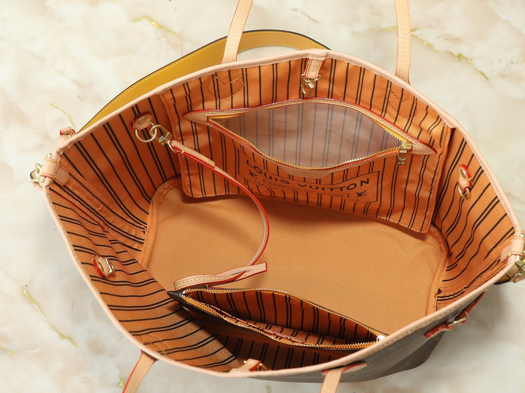 Louis Vuitton Neverfull Bandoulière Inside Out Reversible Tote — detail