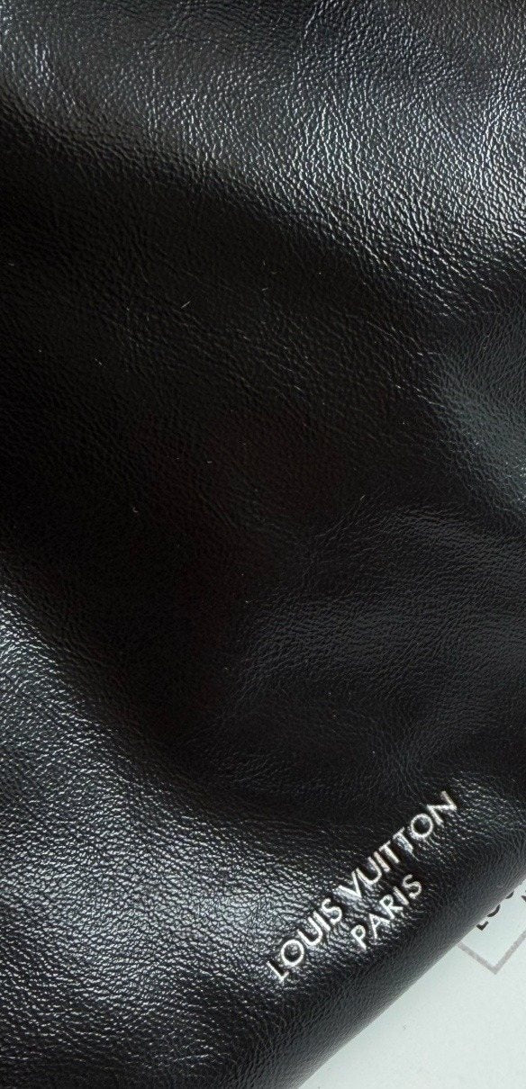 Louis Vuitton Carryall Black Shoulder Bag — detail