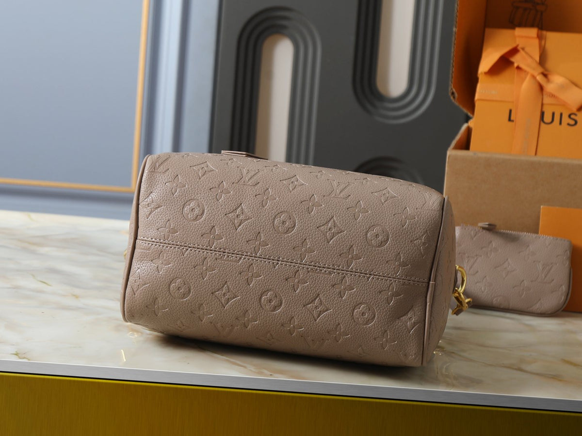 Louis Vuitton Speedy Bandoulière Embossed Monogram Bag — detail