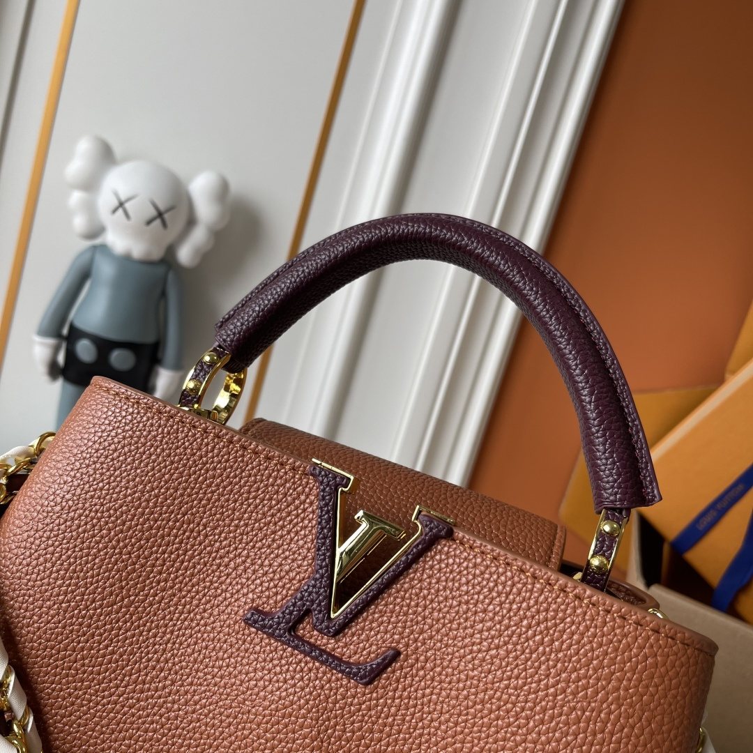 Louis Vuitton Capucines Daydream Floral Chain Handbag — detail
