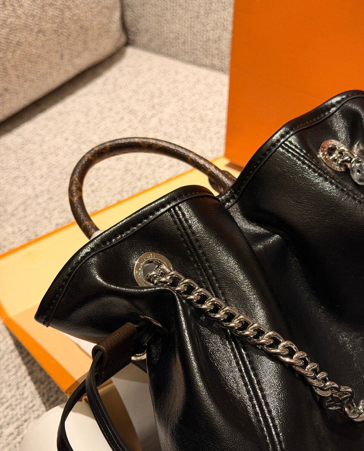 Louis Vuitton Off Duty Black Chain Handbag — detail