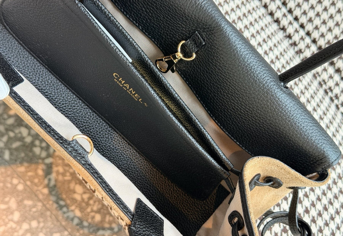 Chanel Contrast-Flap Baguette Shoulder Bag — detail