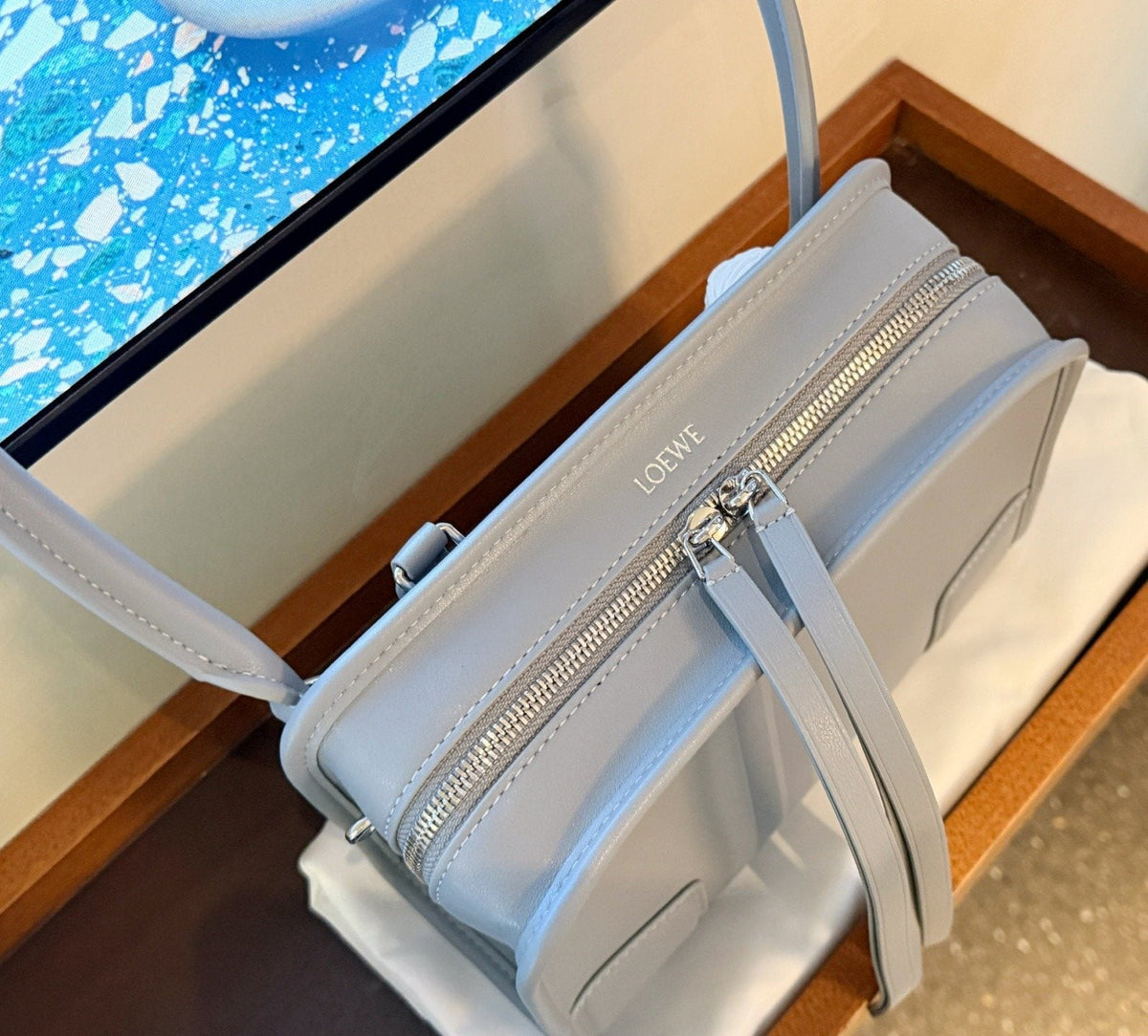 Loewe Amazona180 Light Gray Handbag — detail