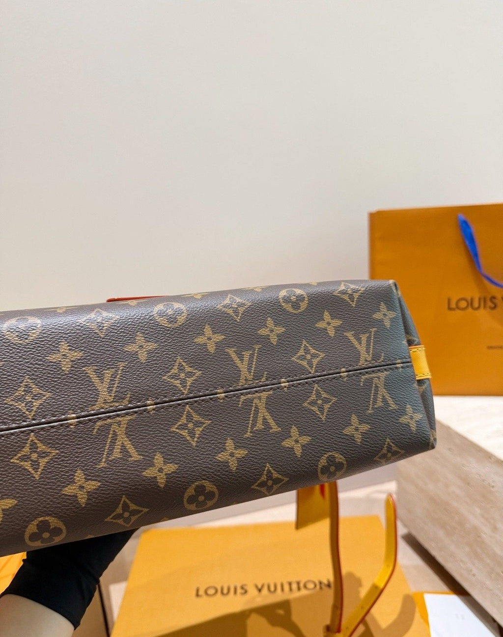 Louis Vuitton Vagabond Monogram Hobo Shoulder Bag — detail