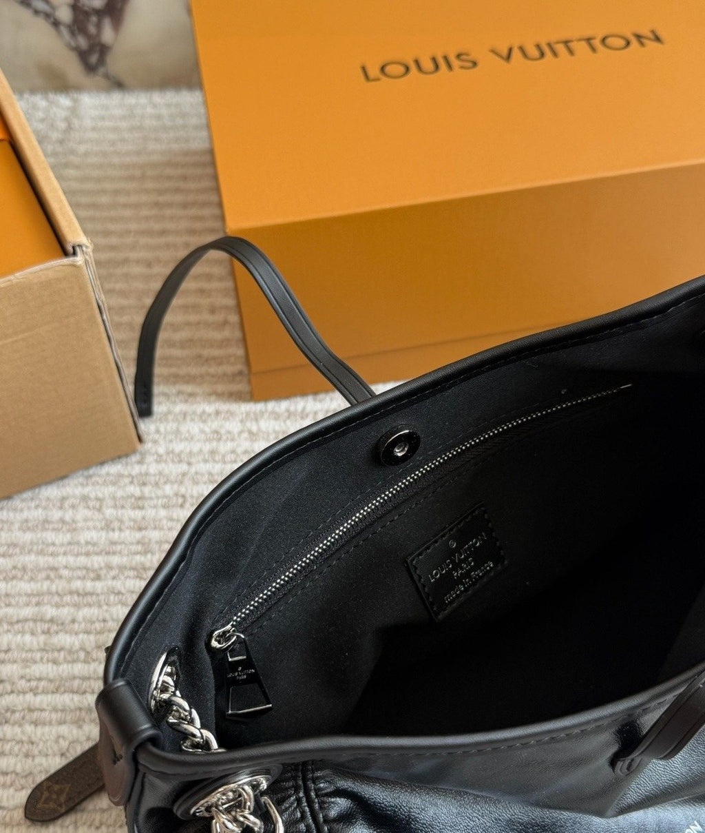 Louis Vuitton Carryall BB Black Chain Shoulder Bag — detail