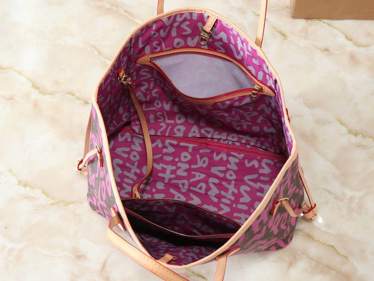 Louis Vuitton Neverfull Monogram Tote — detail