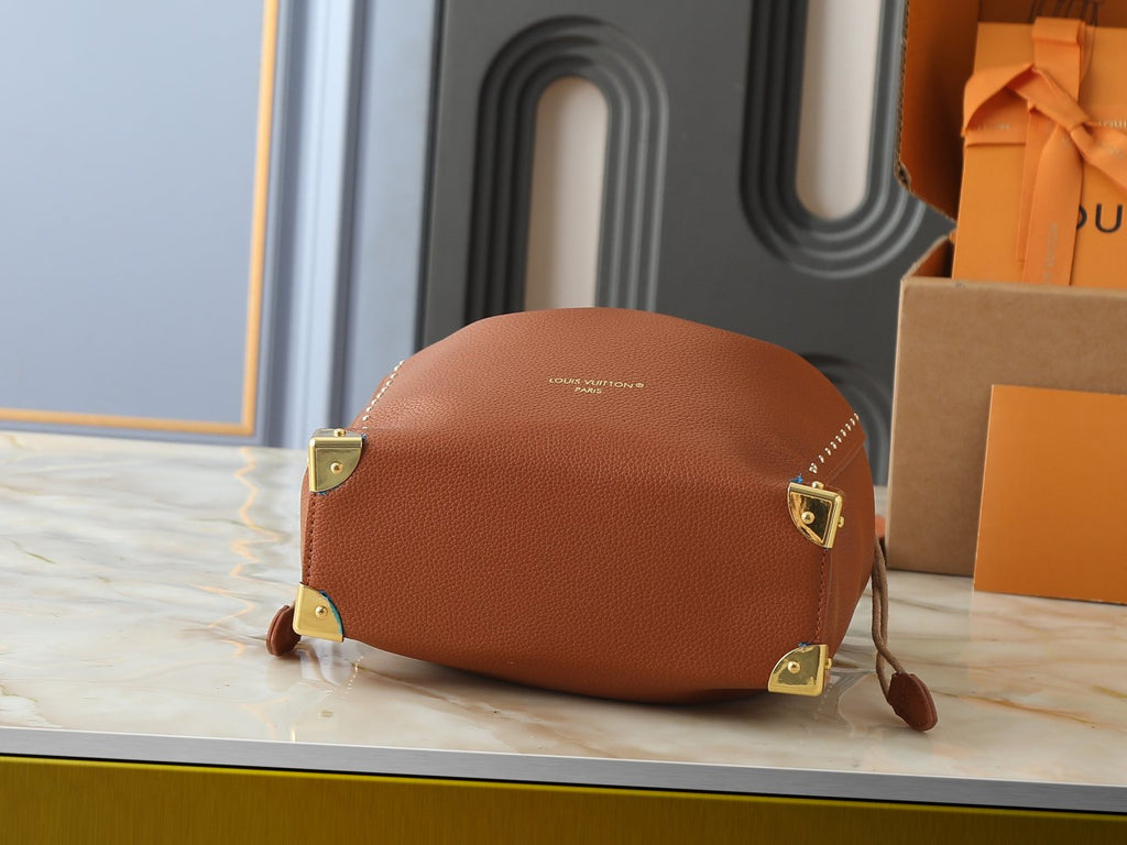 Louis Vuitton Noé Trunk Drawstring Bucket Bag — detail
