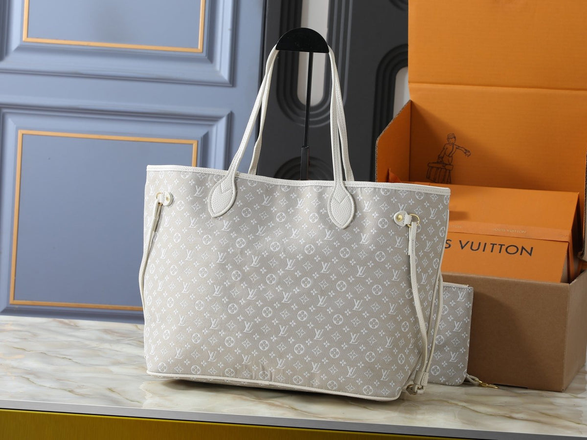 Louis Vuitton Neverfull Monogram Tote with Zip Pouch — front