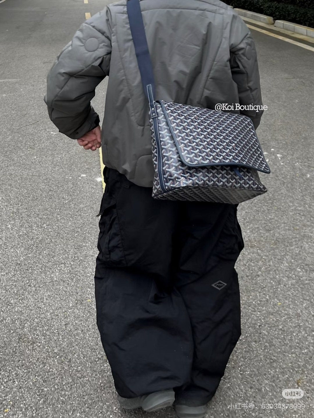 Goyard Capetien Patterned Messenger Bag — model
