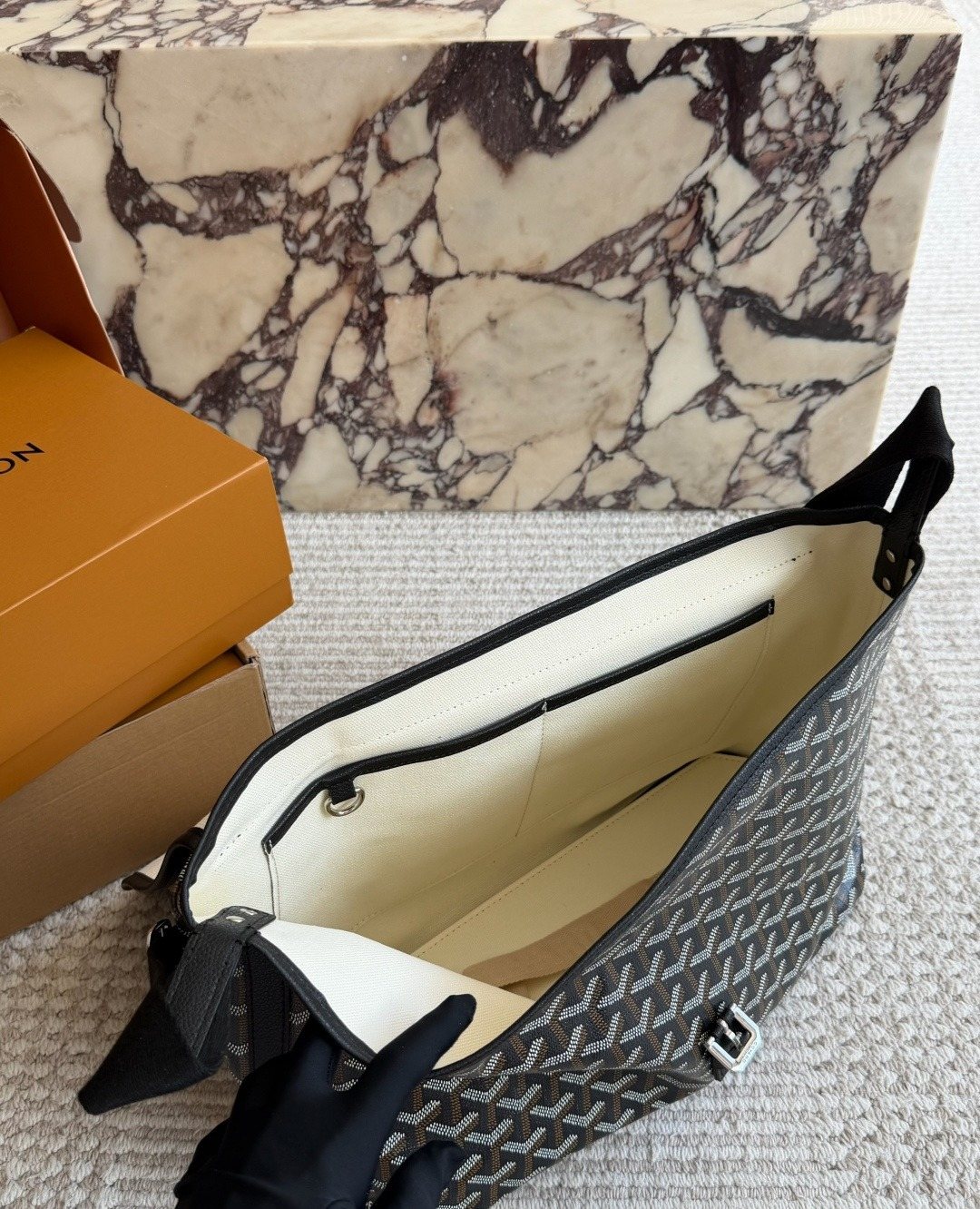 Goyard Capetien Patterned Messenger Bag — detail