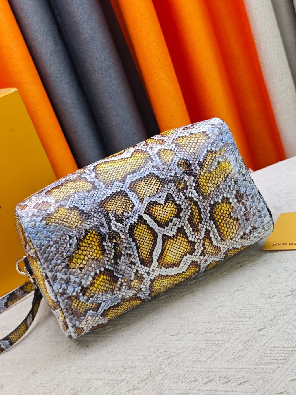Louis Vuitton Speedy Bandoulière Animal-Print Satchel — detail