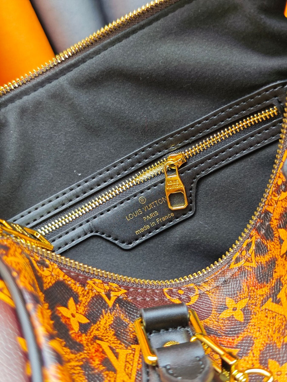 Louis Vuitton Speedy Bandoulière Animal-Print Satchel — detail