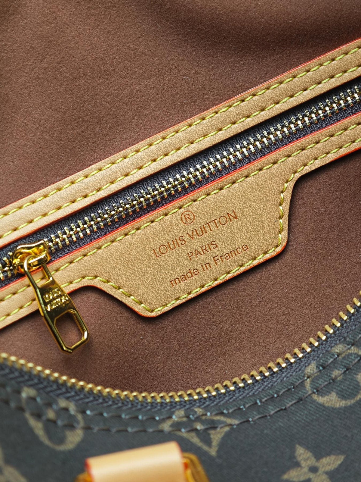 Louis Vuitton Speedy Bandoulière Monogram Bowling Bag — detail