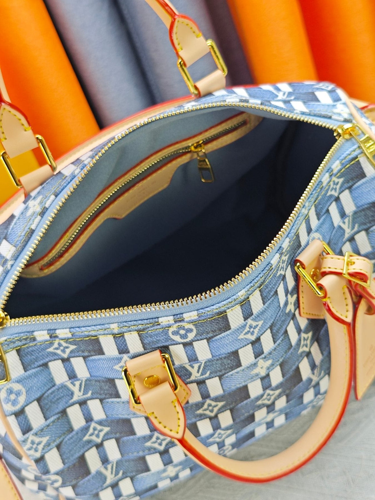 Louis Vuitton Speedy Bandoulière Monogram Bowling Bag — detail