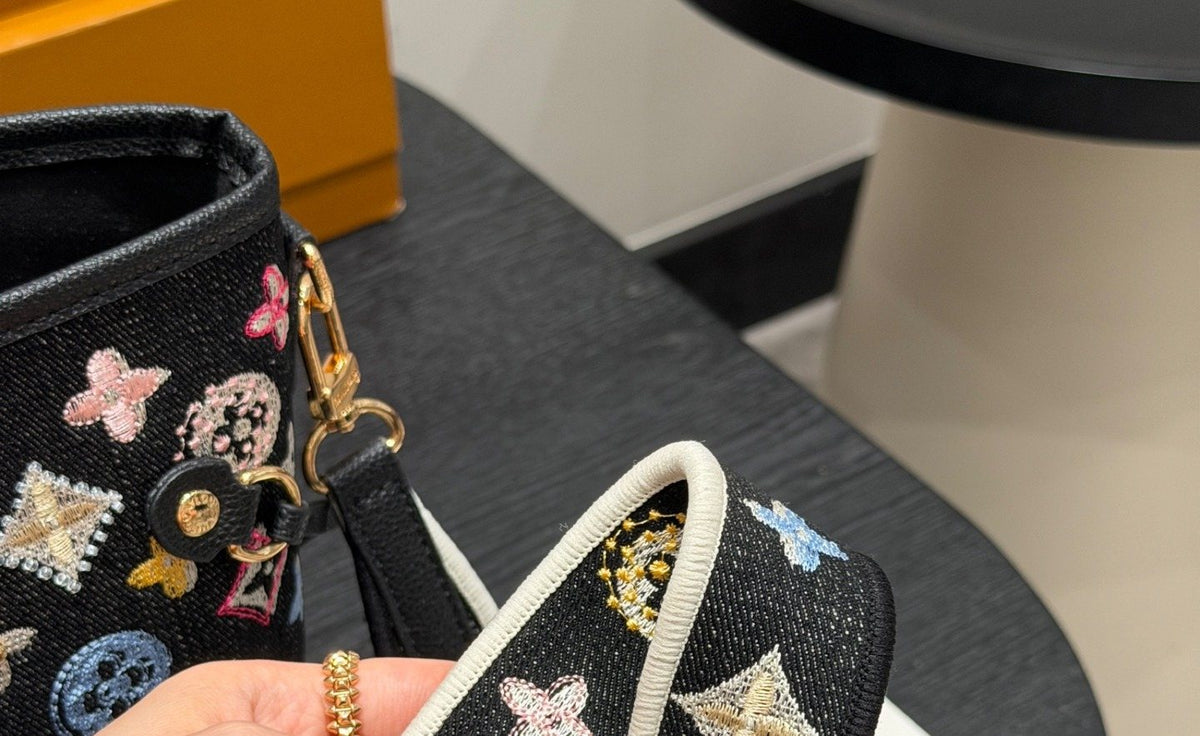 Louis Vuitton Neverfull Multicolor Monogram Tote — detail