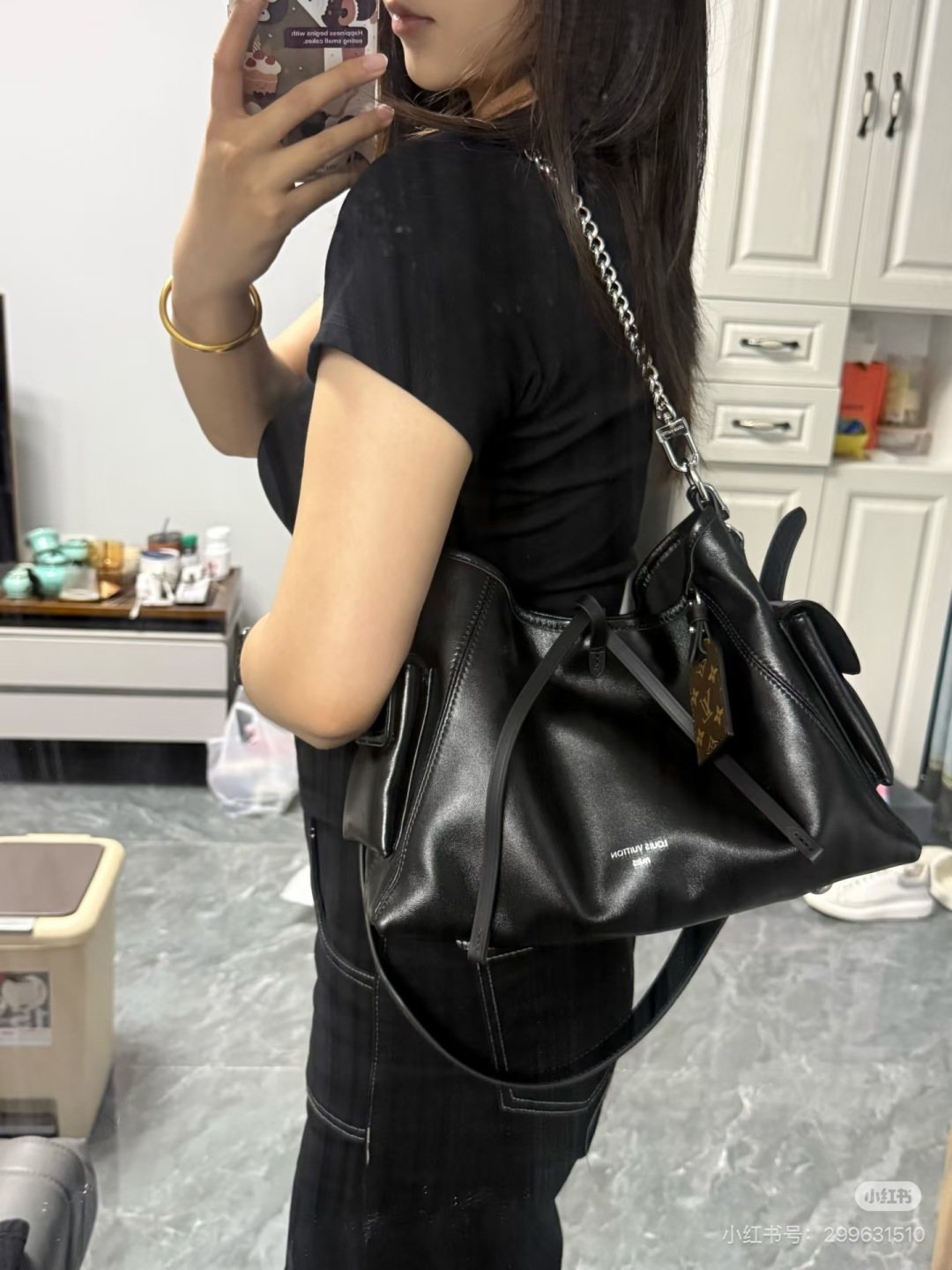 Louis Vuitton Carryall Vibe BB Black Shoulder Bag — model