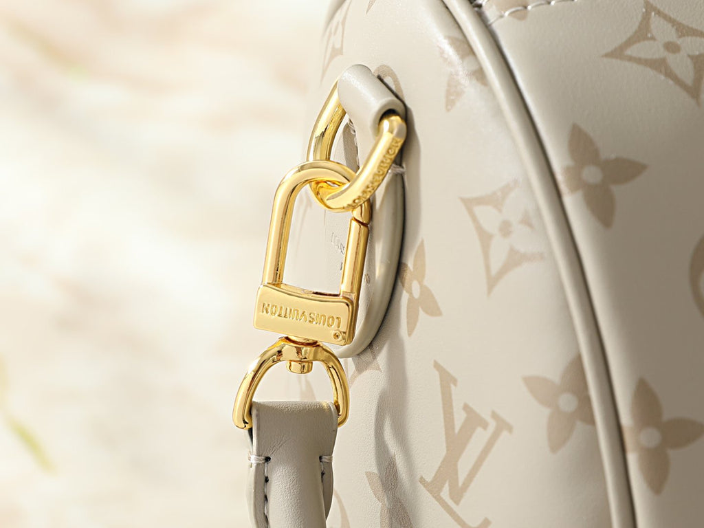 Louis Vuitton Speedy Soft Bandoulière Monogram Bag — detail