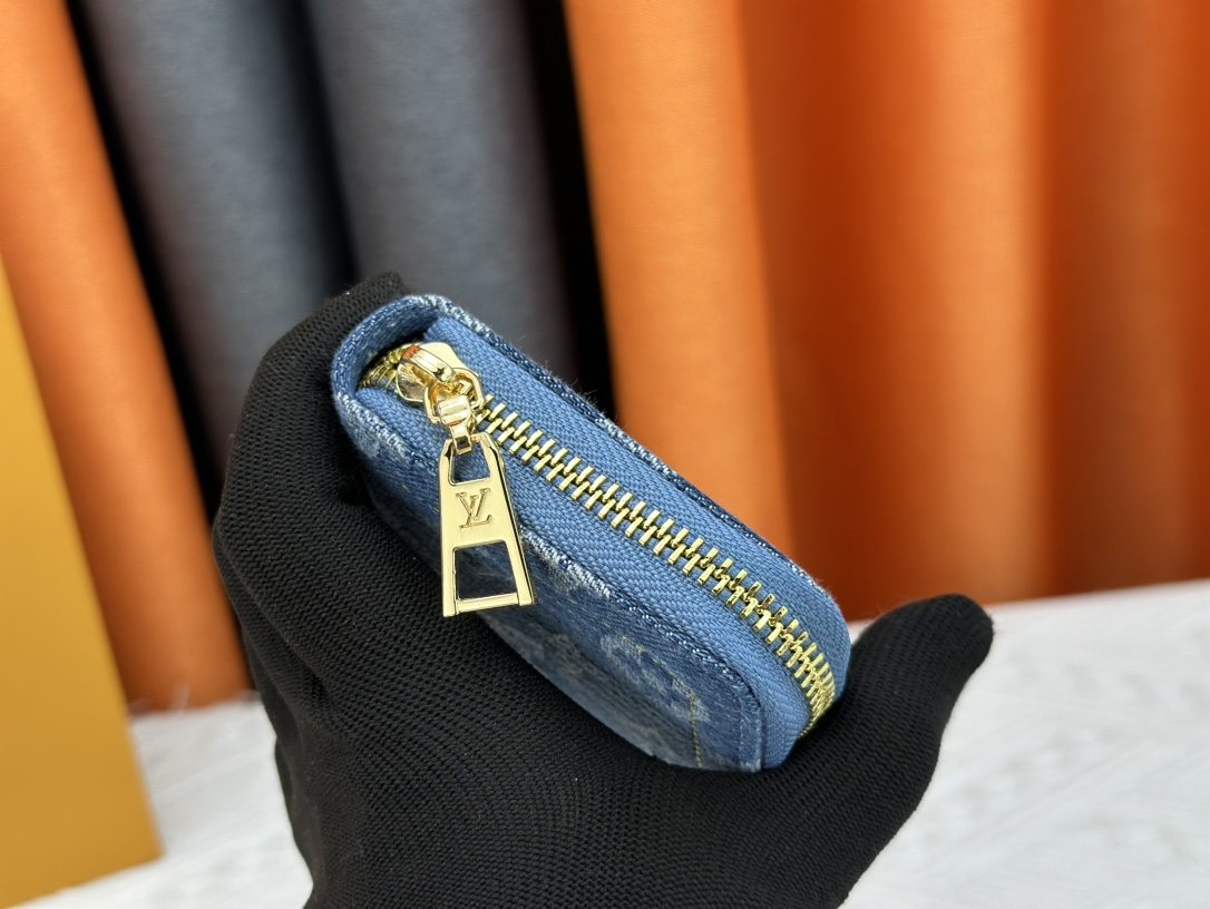 Louis Vuitton Zippy Monogram Denim Coin Purse — detail