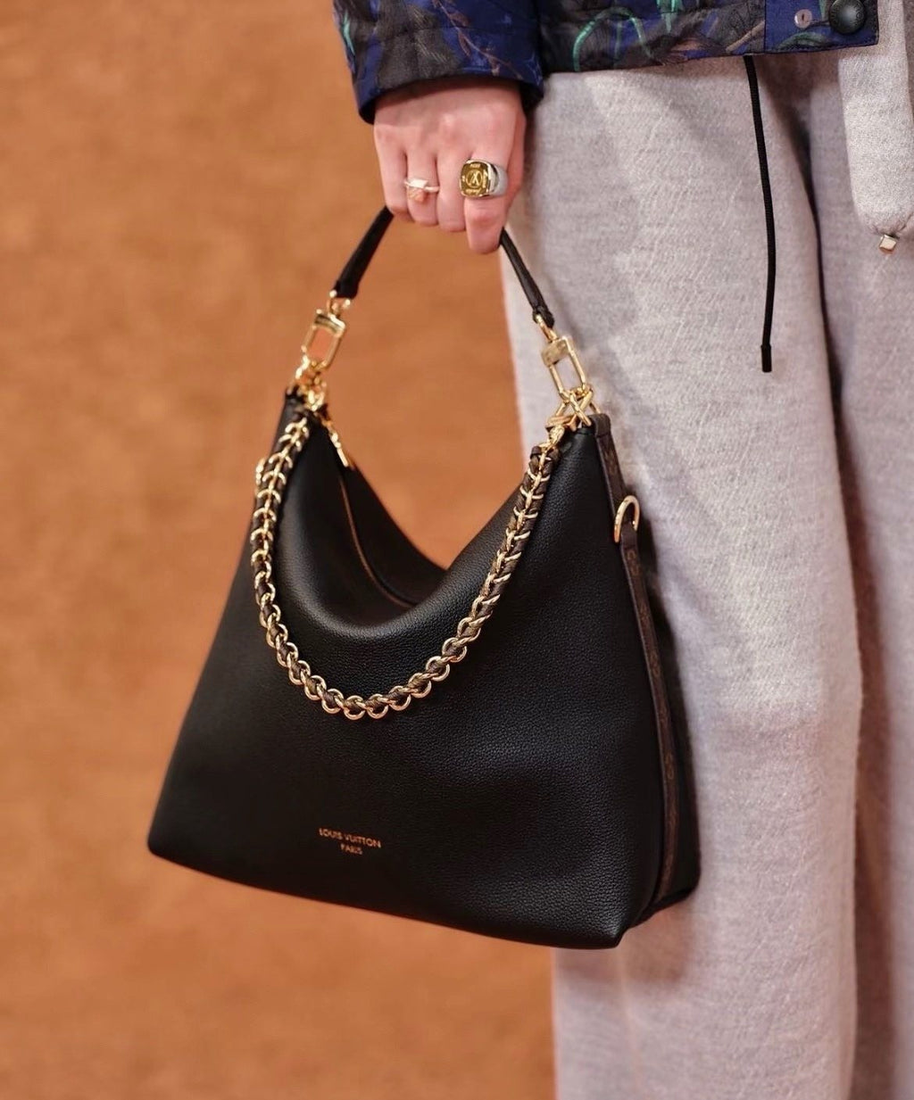 Louis Vuitton Multipass Black Leather Shoulder Bag — model