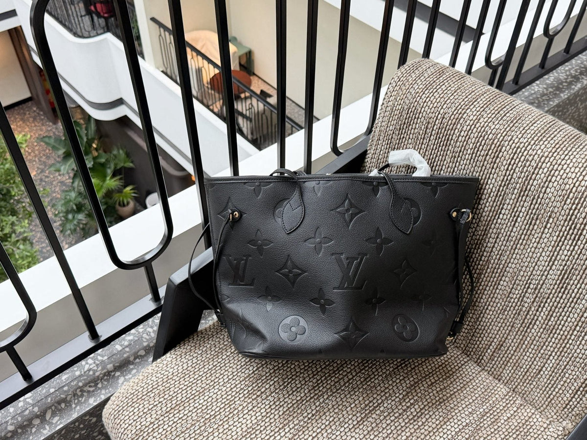 Louis Vuitton Neverfull Monogram Tote — front
