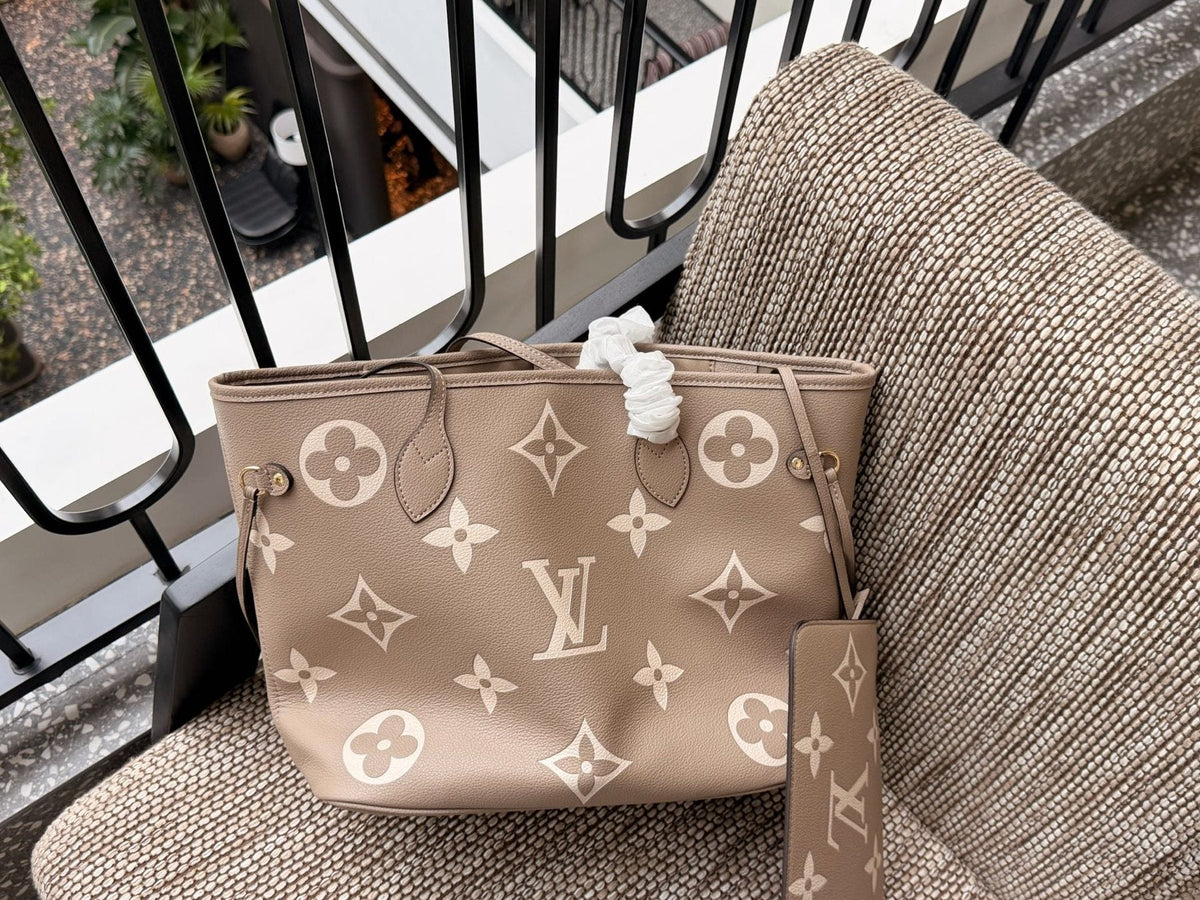 Louis Vuitton Neverfull Monogram Tote — front