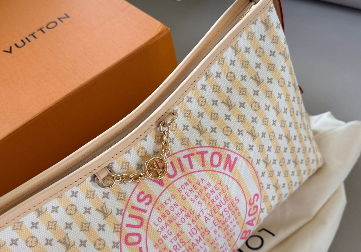 Louis Vuitton Carryall Monogram Canvas Shoulder Bag — detail