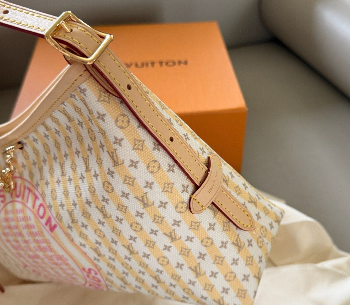 Louis Vuitton Carryall Monogram Canvas Shoulder Bag — detail