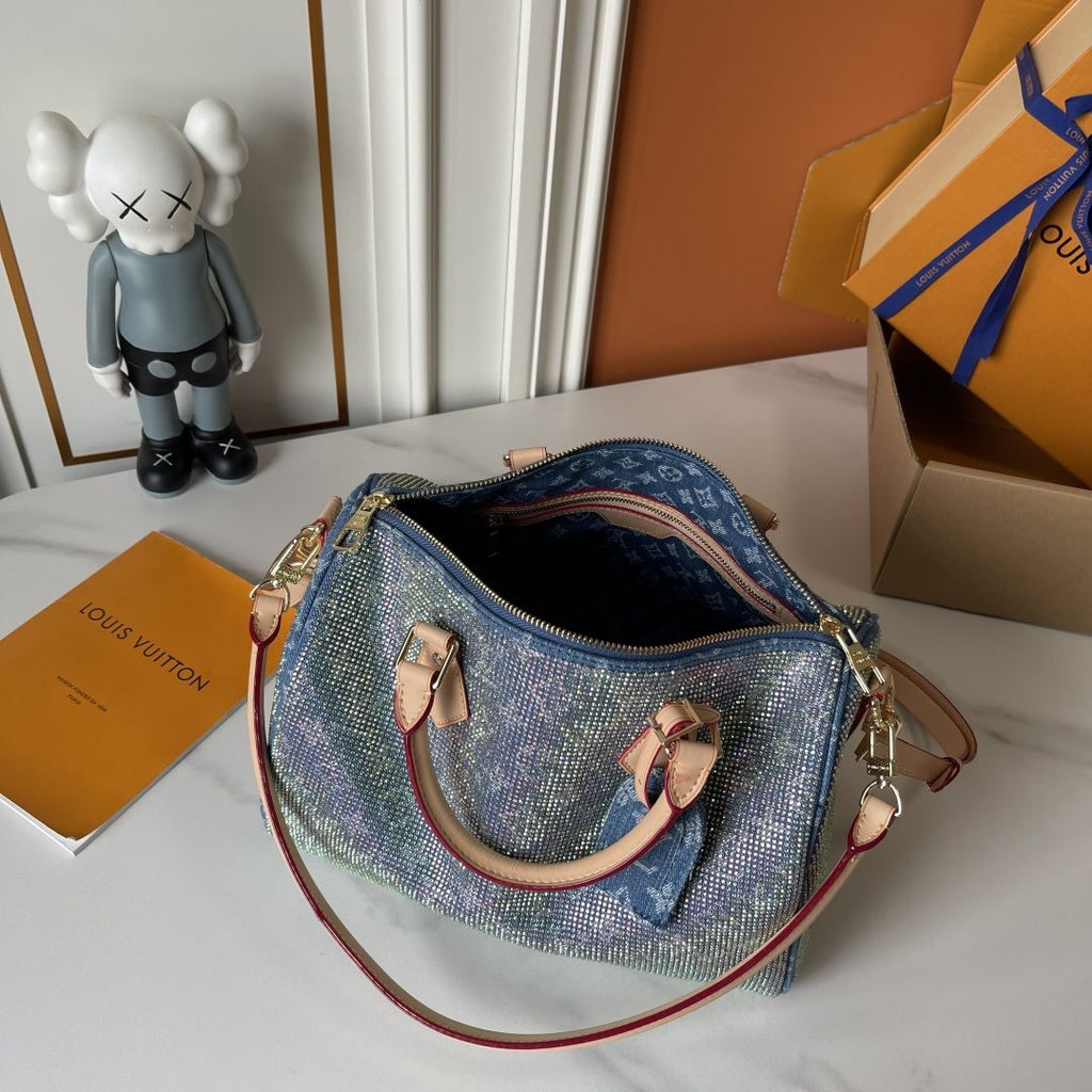 Louis Vuitton Speedy Bandoulière Crystal-Embellished Boston Bag — detail