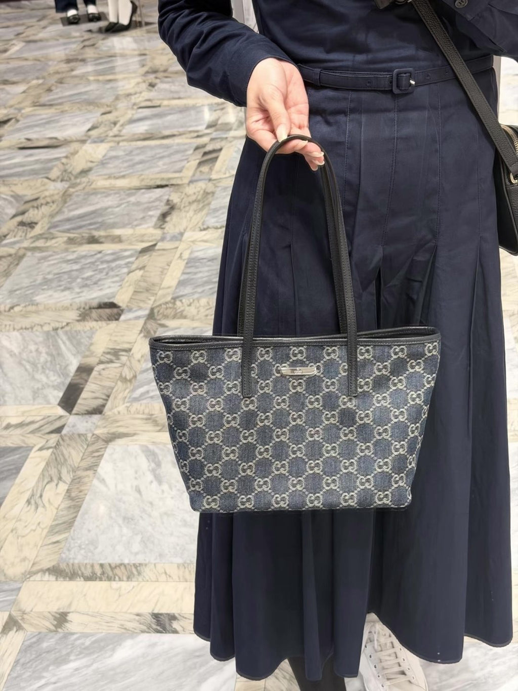 Gucci Essence GG Pattern Tote Bag — front