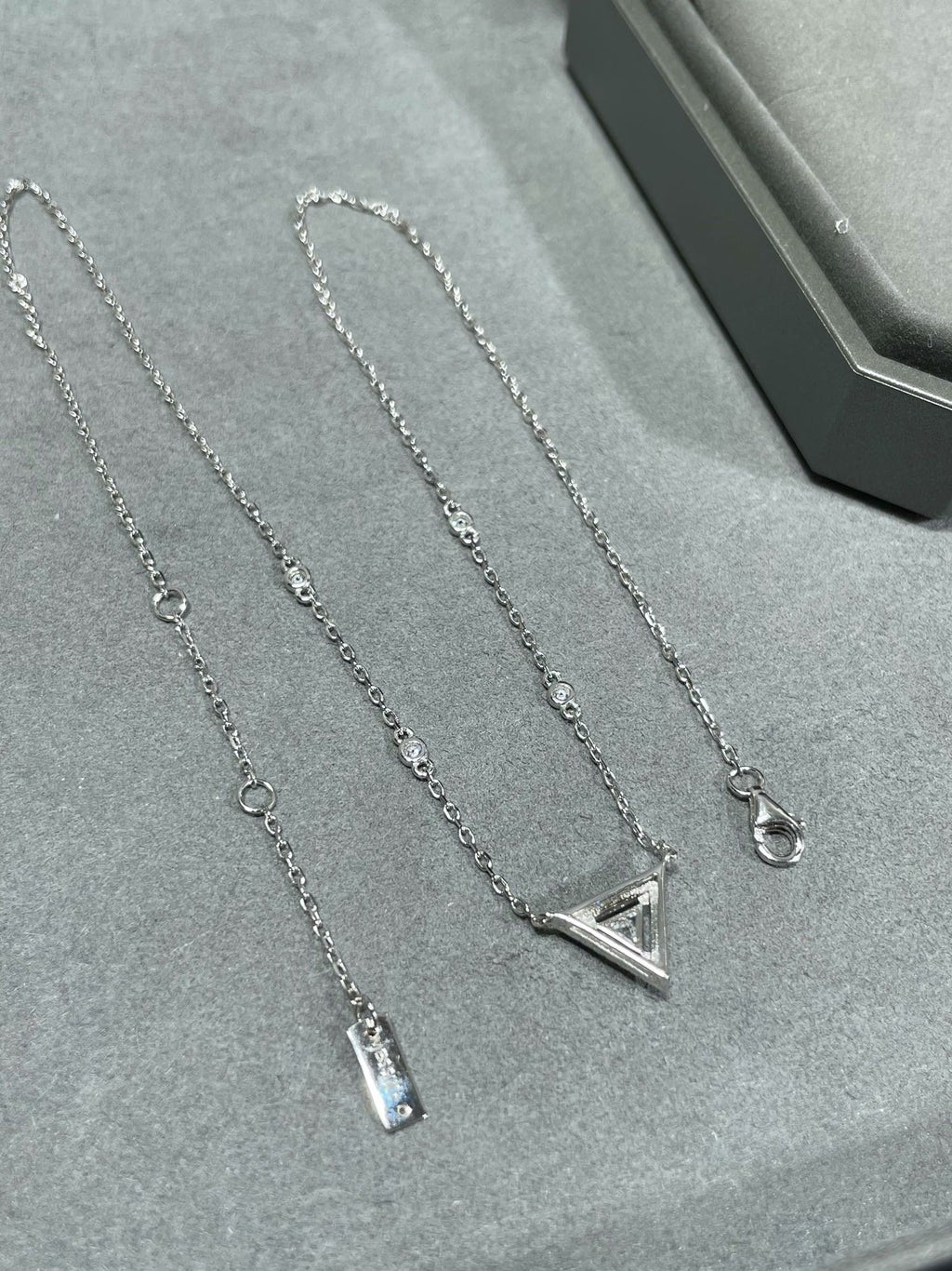 MESSIKA MESSIK TRIANGLE DIAMOND SILVER NECKLACE